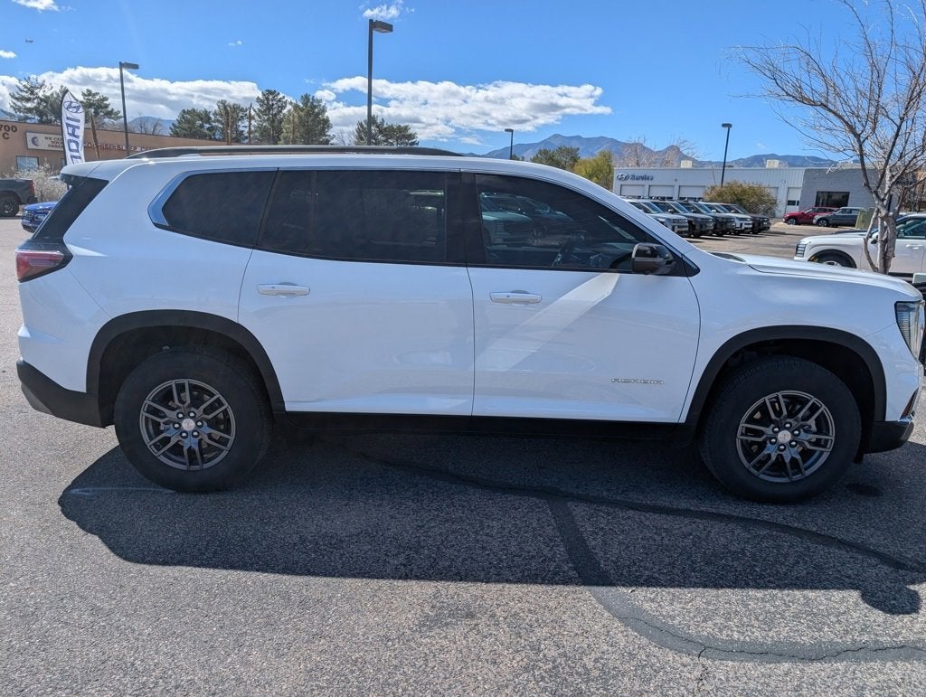 2025 GMC Acadia Elevation