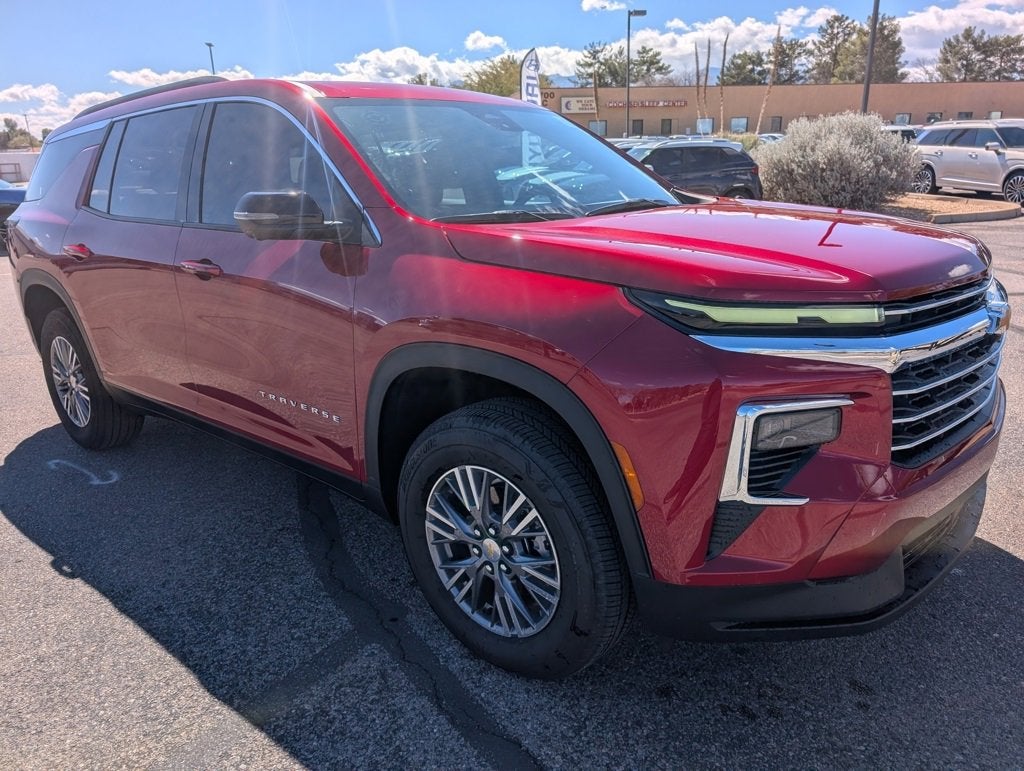 2025 Chevrolet Traverse LT