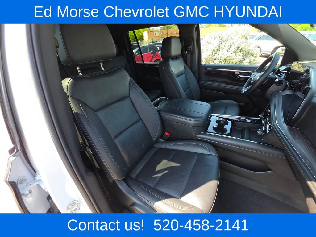 2025 Chevrolet Suburban LT