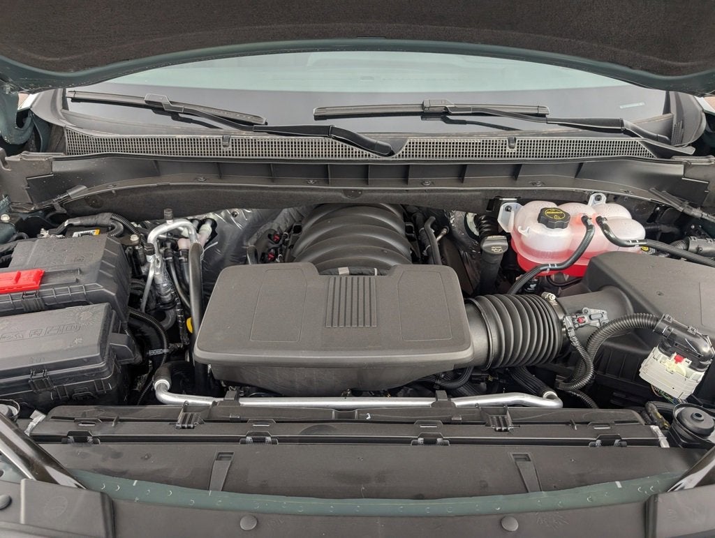 2025 Chevrolet Suburban RST