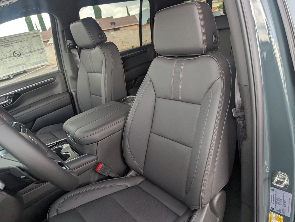 2025 Chevrolet Suburban RST