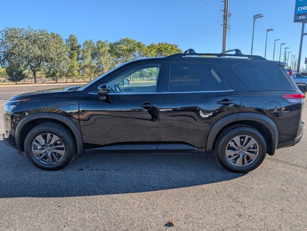 2022 Nissan Pathfinder SV 4WD