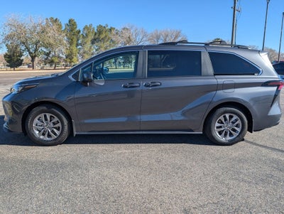2025 Toyota Sienna LE