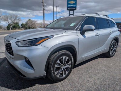 2022 Toyota Highlander Hybrid XLE