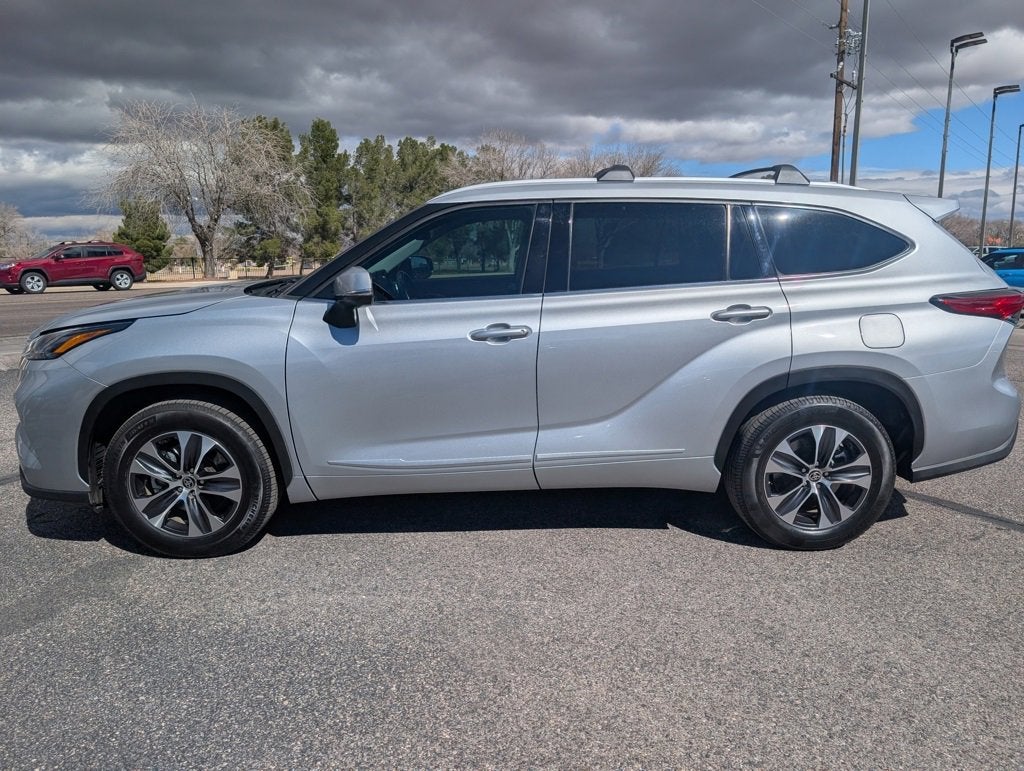2022 Toyota Highlander Hybrid XLE