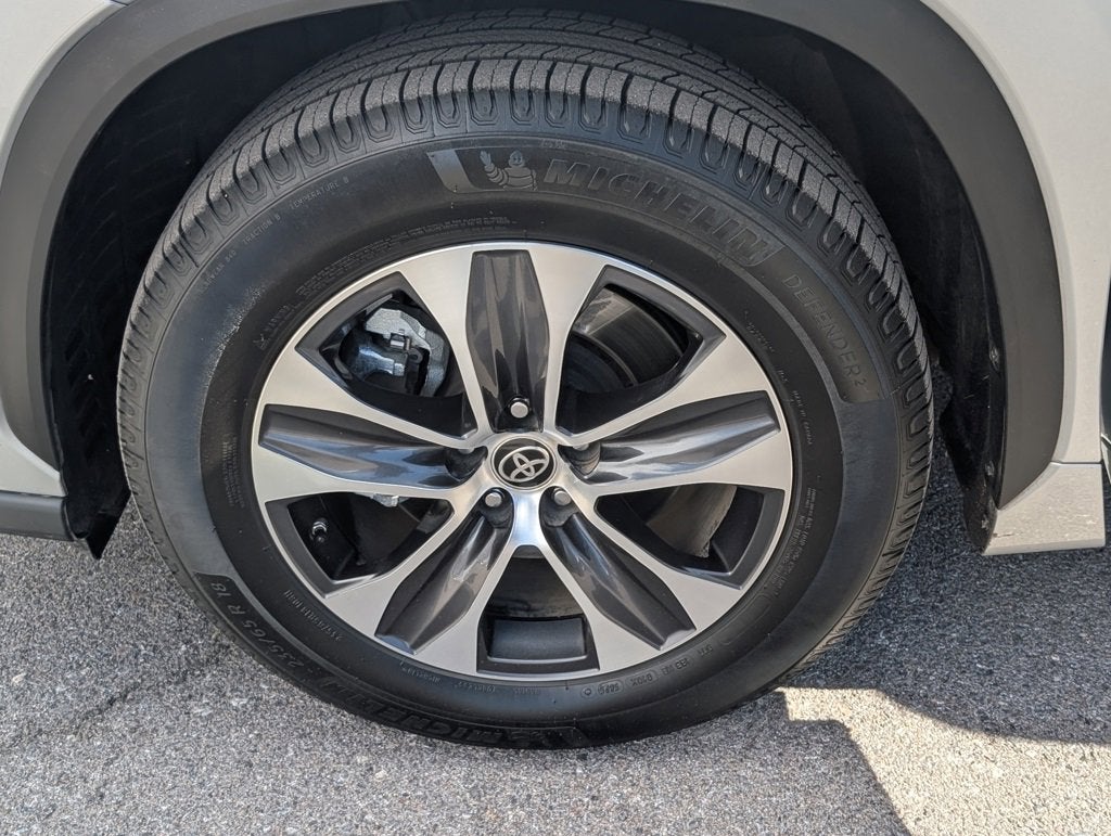 2022 Toyota Highlander Hybrid XLE