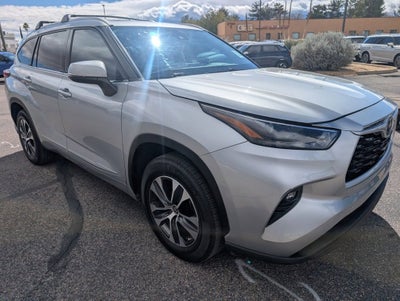 2022 Toyota Highlander Hybrid XLE
