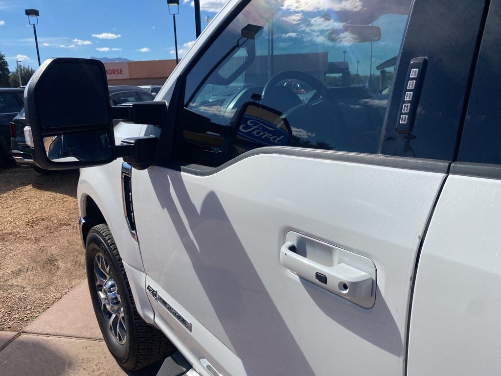 2022 Ford F-350SD Lariat