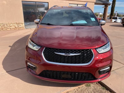 2023 Chrysler Pacifica Hybrid Pinnacle