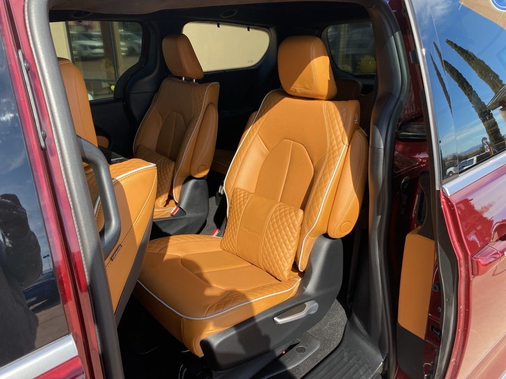 2023 Chrysler Pacifica Hybrid Pinnacle