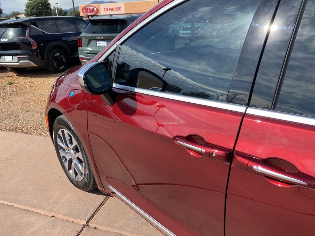 2023 Chrysler Pacifica Hybrid Pinnacle