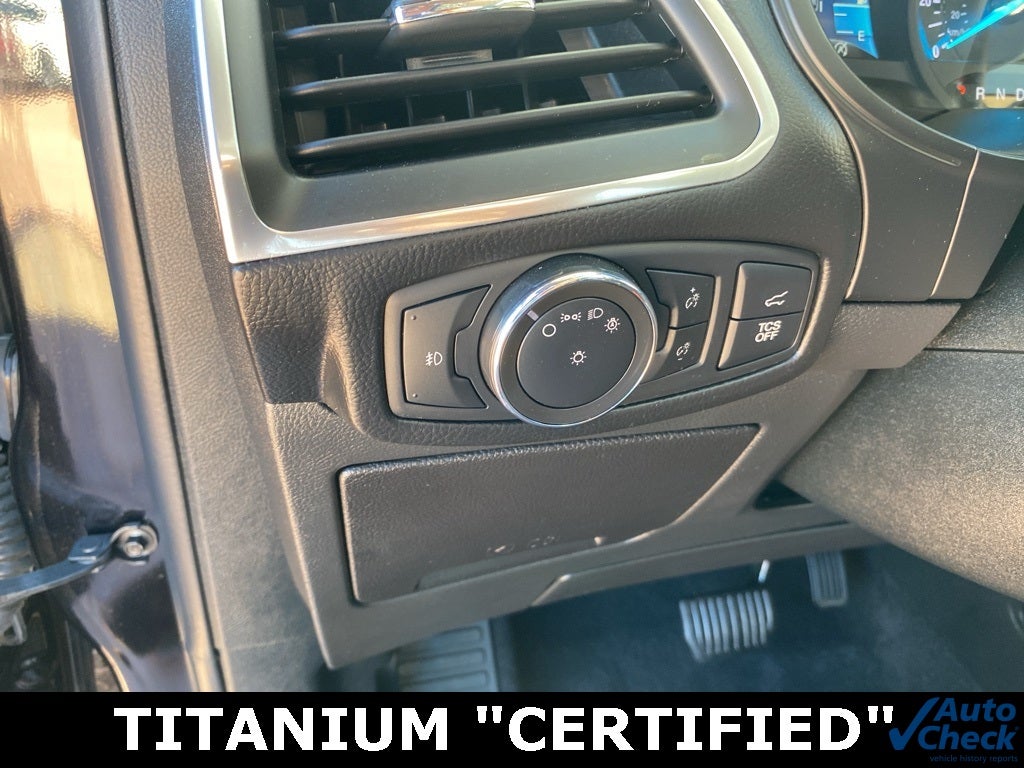 2022 Ford Edge Titanium