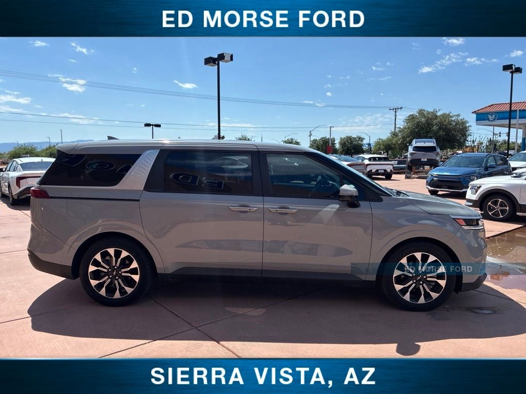 2023 Kia Carnival EX