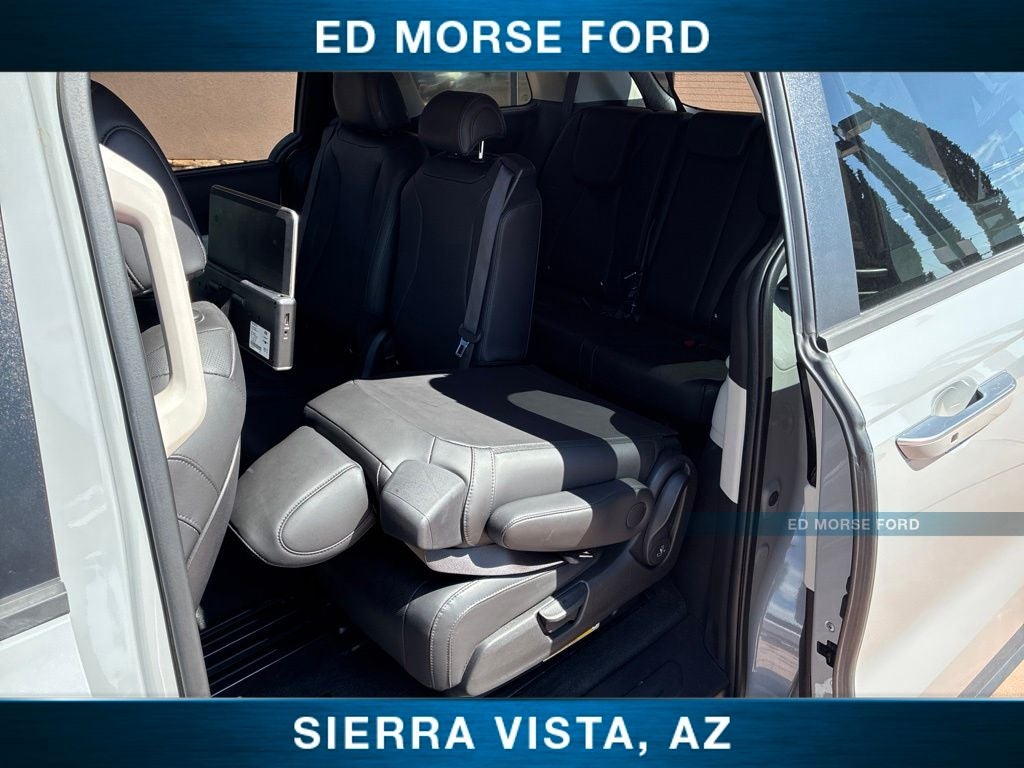 2023 Kia Carnival EX