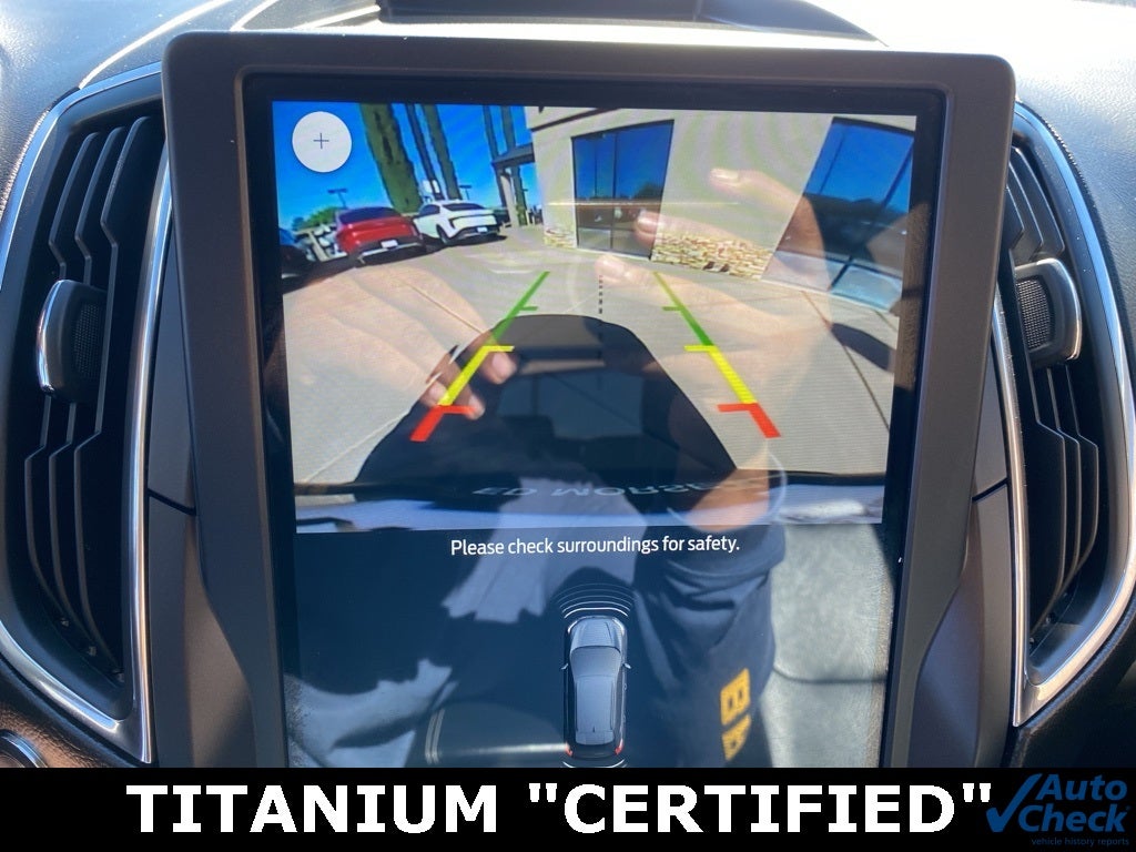 2022 Ford Edge Titanium