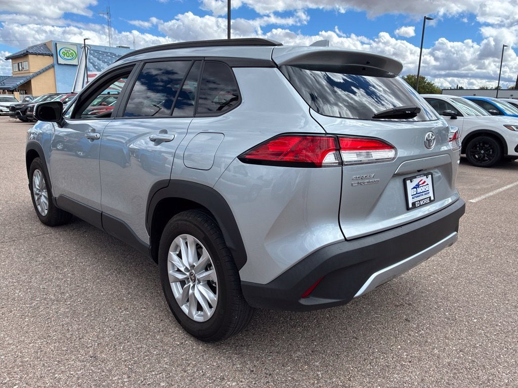 2024 Toyota Corolla Cross LE