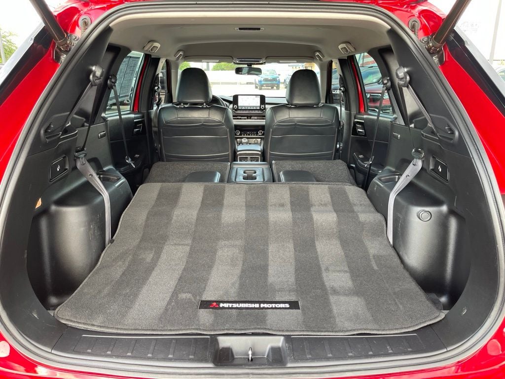2023 Mitsubishi Outlander Base