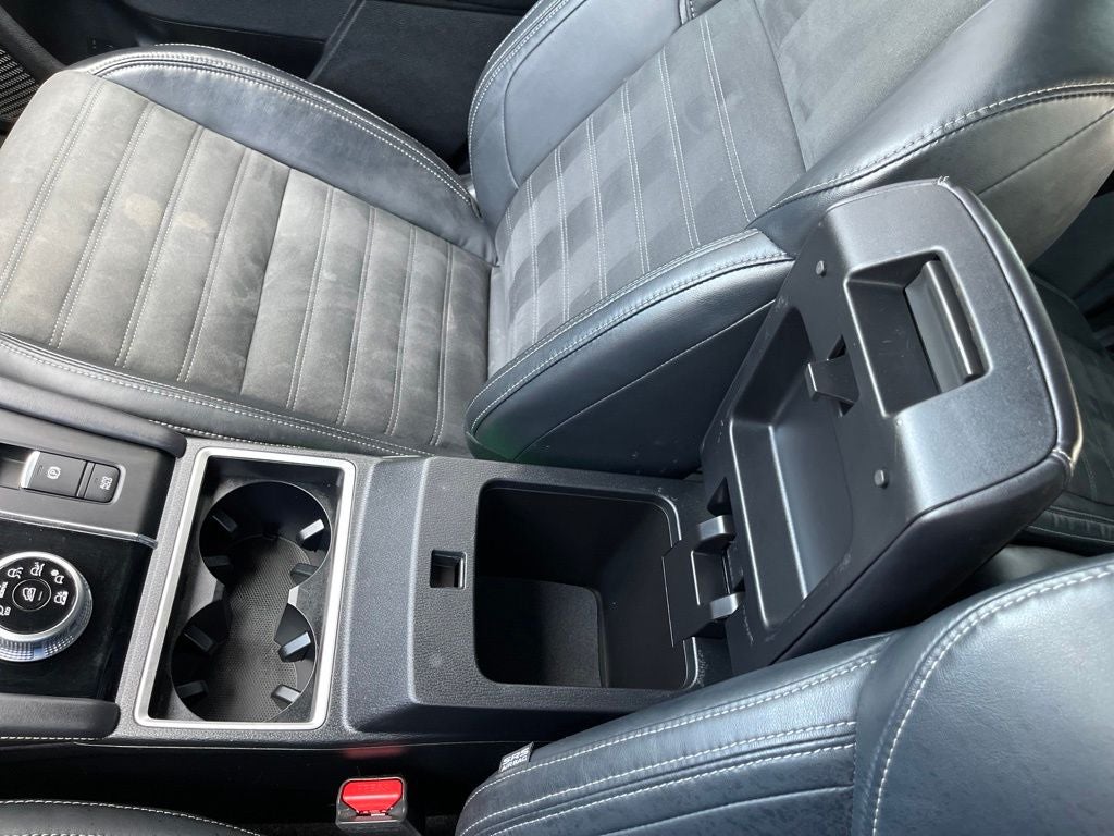 2023 Mitsubishi Outlander Base