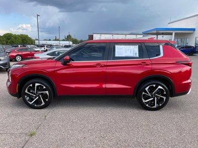 2023 Mitsubishi Outlander Base