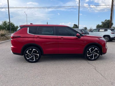 2023 Mitsubishi Outlander Base