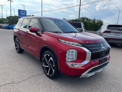 2023 Mitsubishi Outlander Base