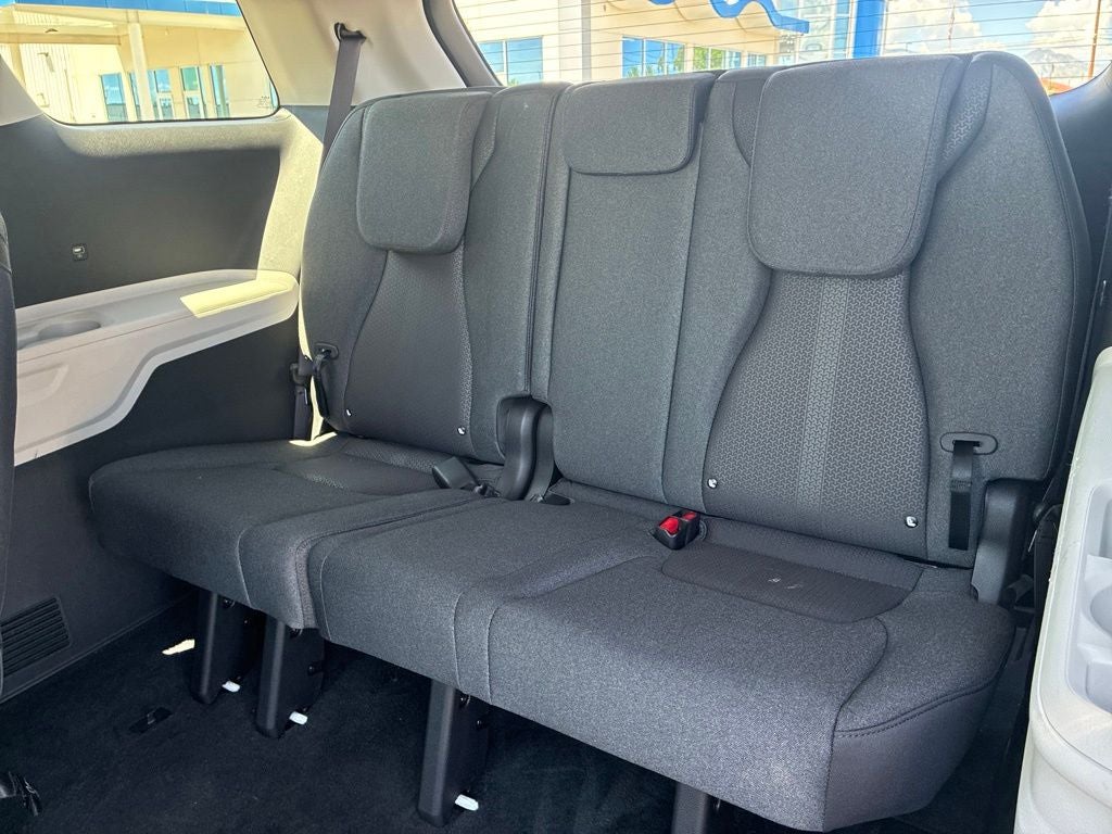 2022 Kia Carnival LX