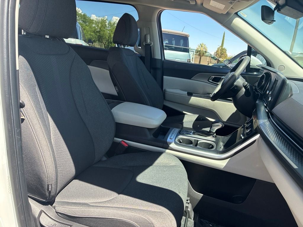 2022 Kia Carnival LX