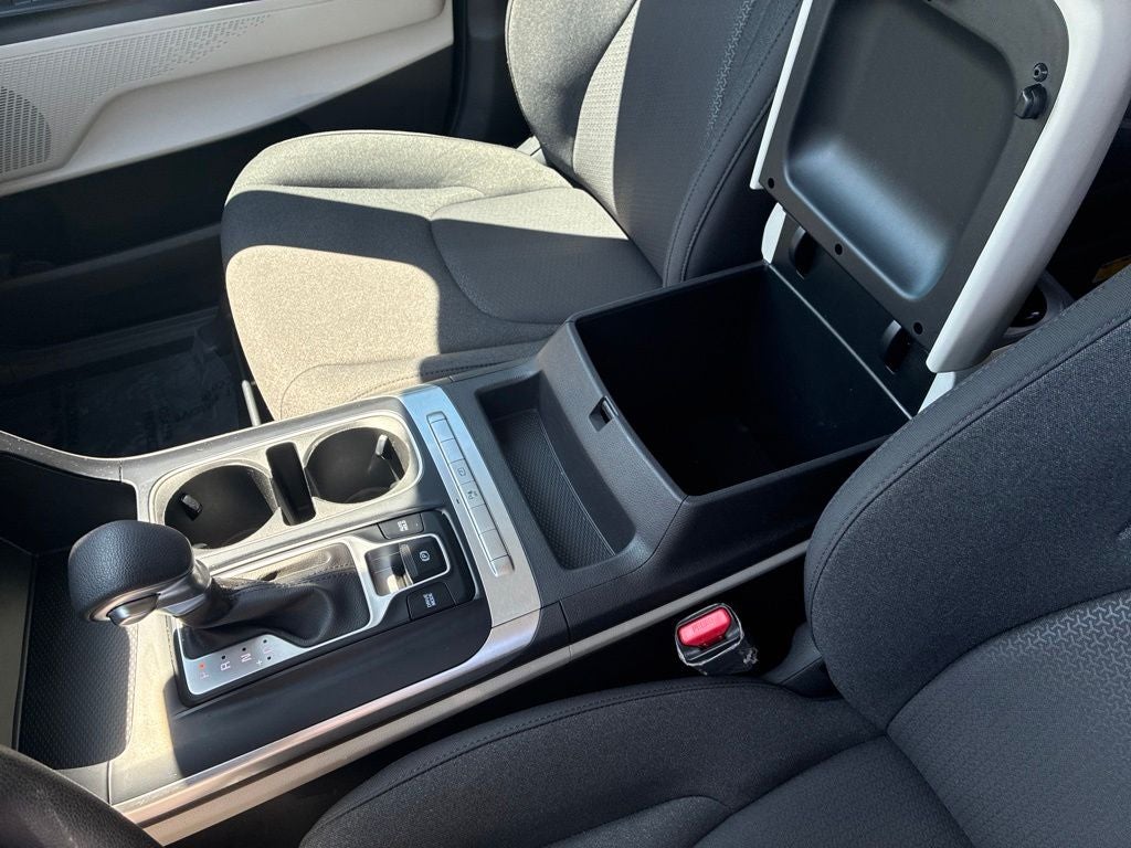 2022 Kia Carnival LX