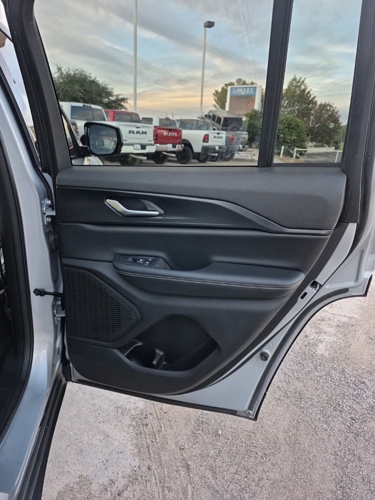 2023 Jeep Grand Cherokee Altitude X