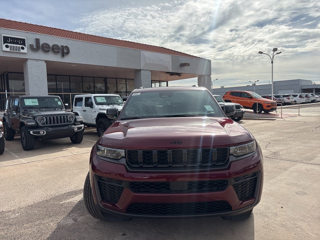 2026 Jeep Grand Cherokee Laredo