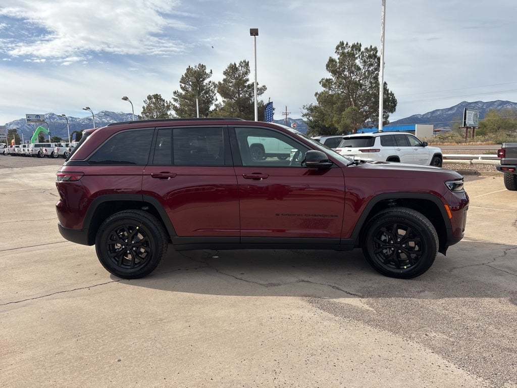 2026 Jeep Grand Cherokee Laredo