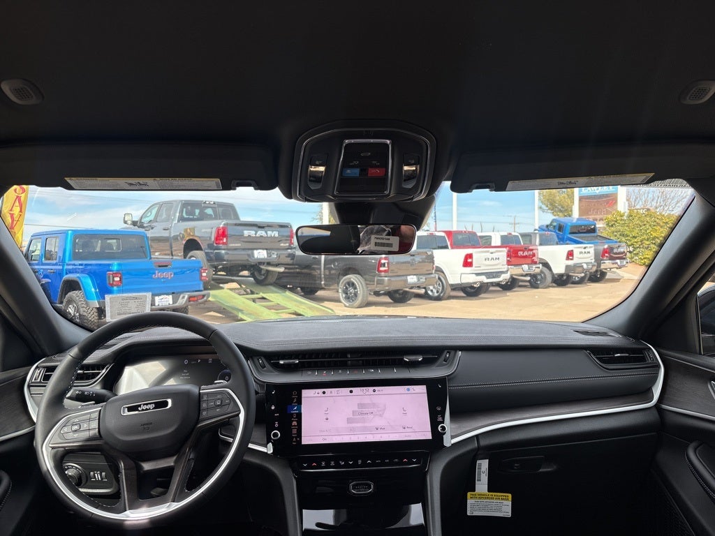 2026 Jeep Grand Cherokee Laredo