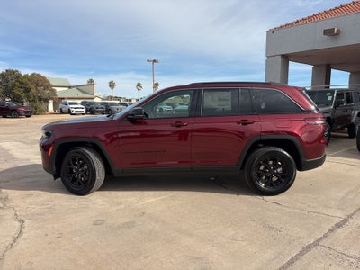 2026 Jeep Grand Cherokee Laredo