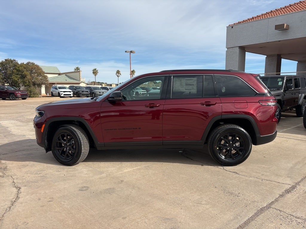 2026 Jeep Grand Cherokee Laredo