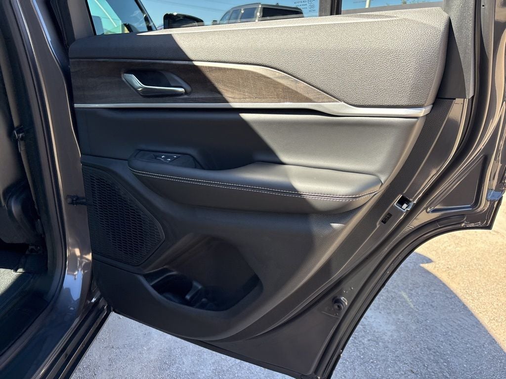 2026 Jeep Grand Cherokee Laredo