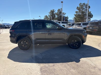 2026 Jeep Grand Cherokee Laredo