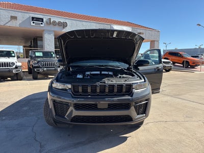 2026 Jeep Grand Cherokee Laredo