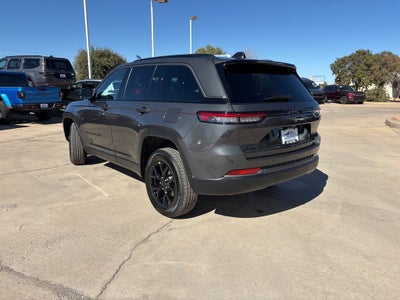 2026 Jeep Grand Cherokee Laredo