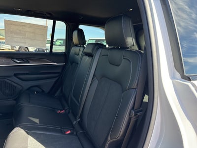 2026 Jeep Grand Cherokee Laredo