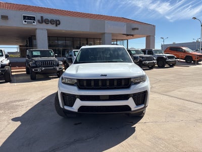 2026 Jeep Grand Cherokee Laredo