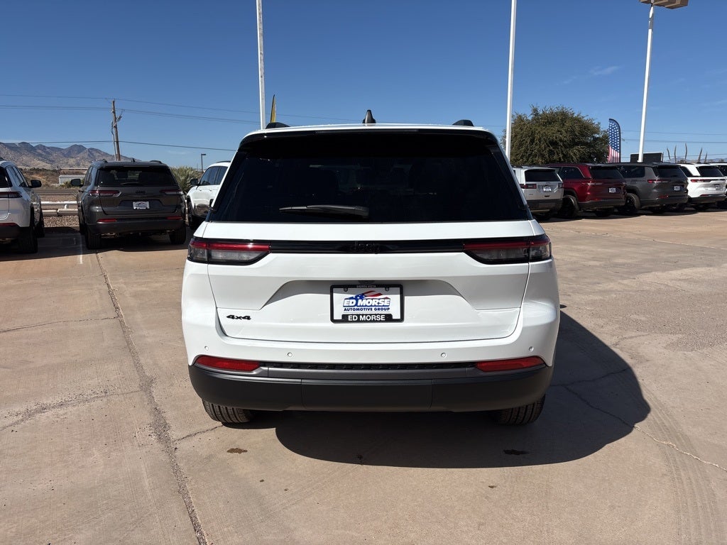 2026 Jeep Grand Cherokee Laredo