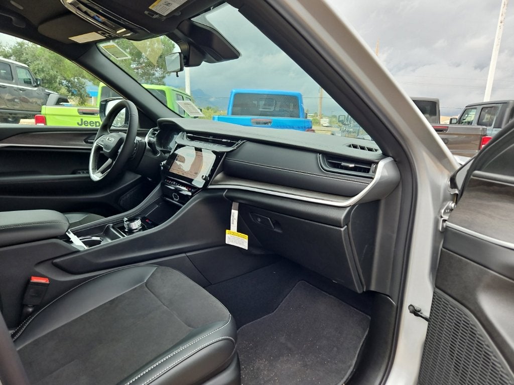 2026 Jeep Grand Cherokee Altitude