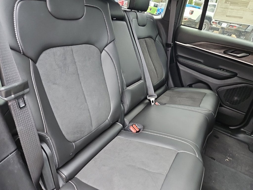 2026 Jeep Grand Cherokee Altitude