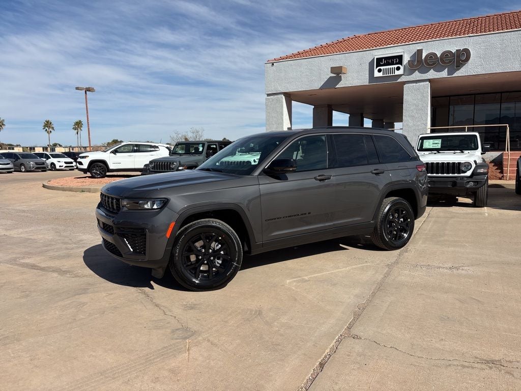 2026 Jeep Grand Cherokee Laredo