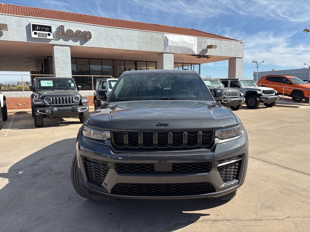 2026 Jeep Grand Cherokee Laredo