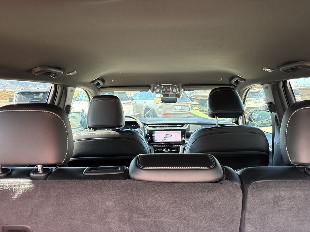 2026 Jeep Grand Cherokee Laredo