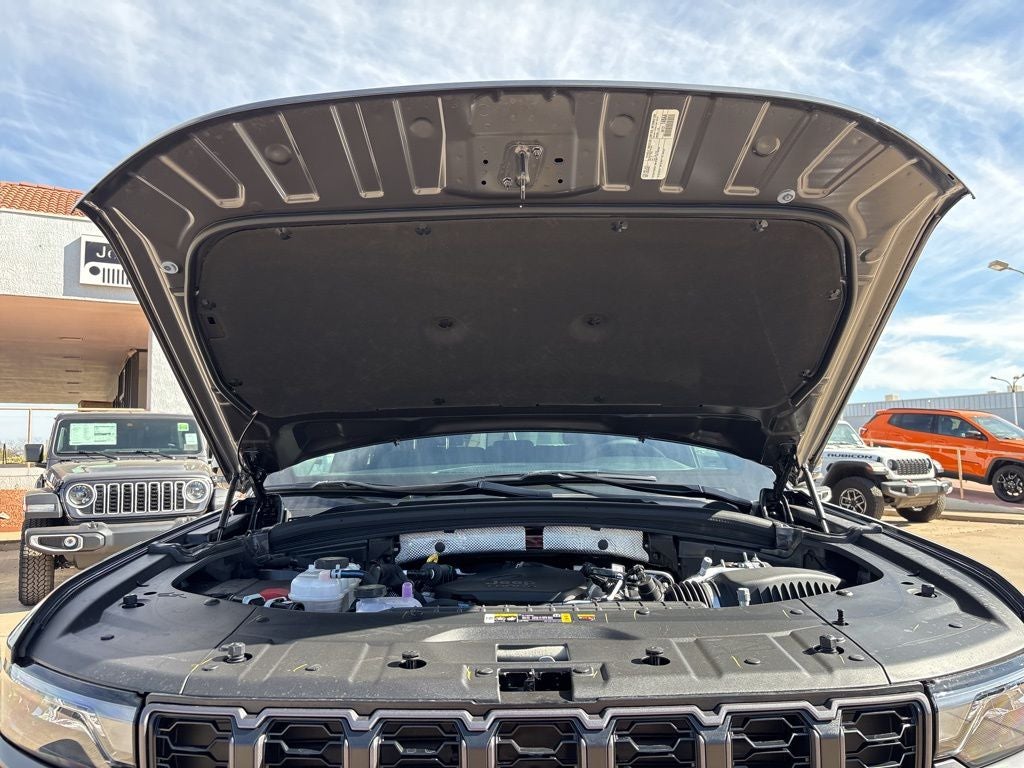 2026 Jeep Grand Cherokee Laredo