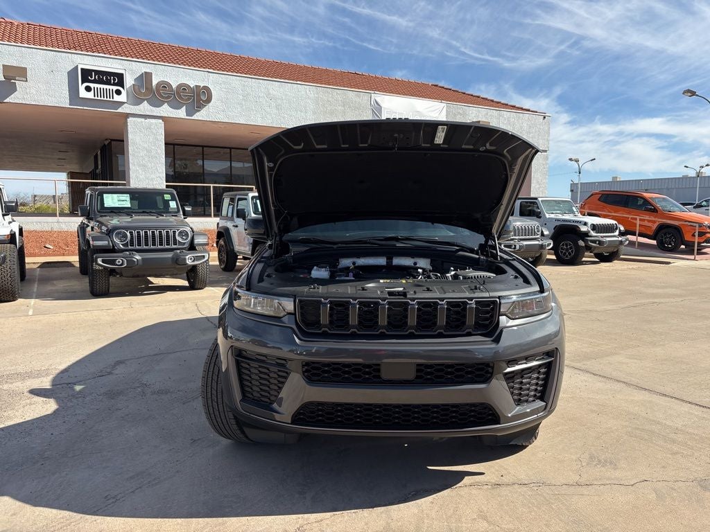 2026 Jeep Grand Cherokee Laredo