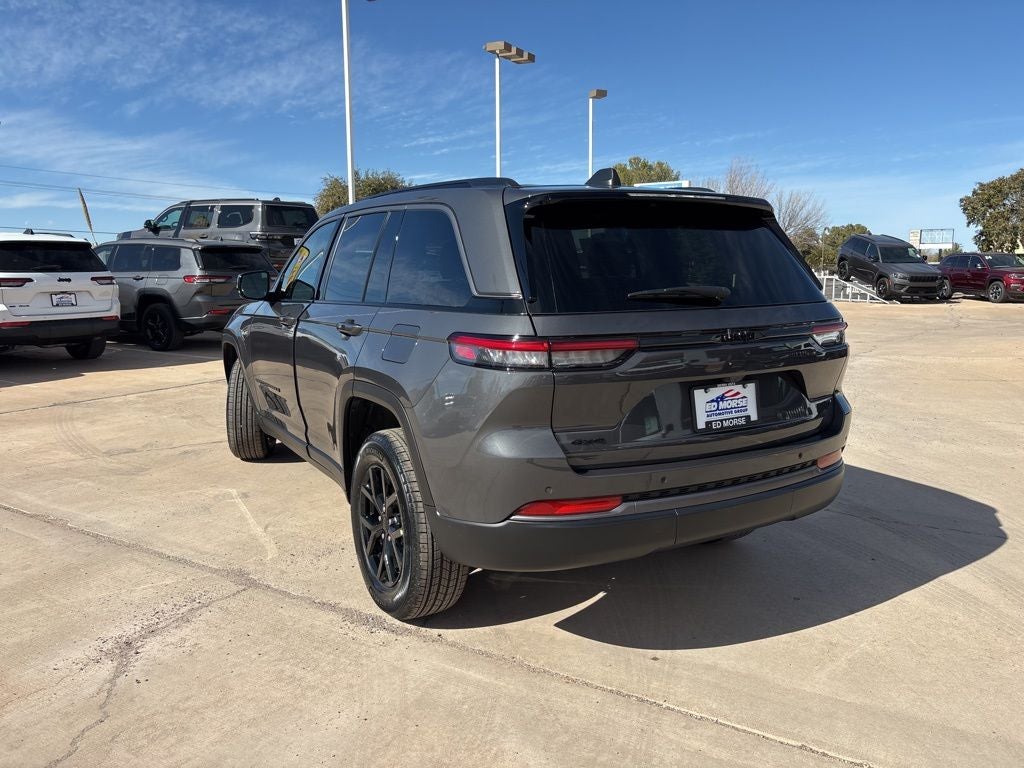 2026 Jeep Grand Cherokee Laredo