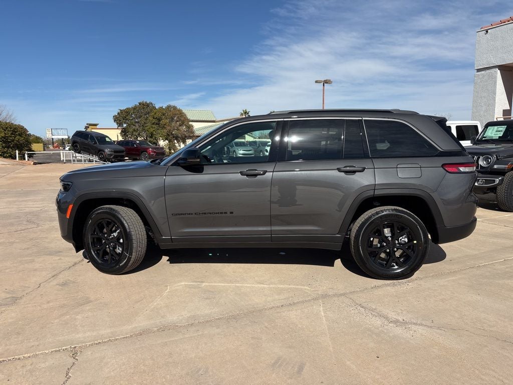 2026 Jeep Grand Cherokee Laredo